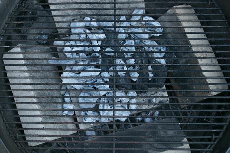 Comment améliorer considérablement votre gril au charbon de bois Comment améliorer considérablement votre gril au charbon de bois