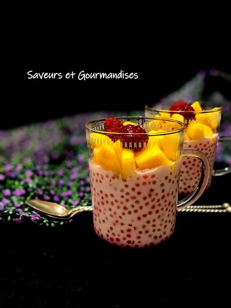 Perles du Japon aux fruits rouges et mangue. Perles du Japon aux fruits rouges et mangue.