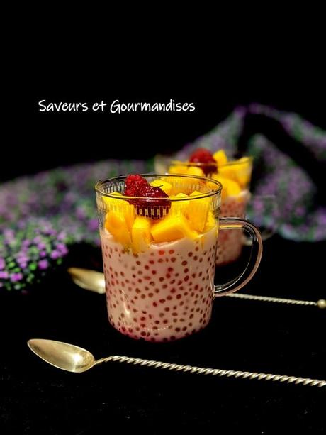 Perles du Japon aux fruits rouges et mangue. Perles du Japon aux fruits rouges et mangue.