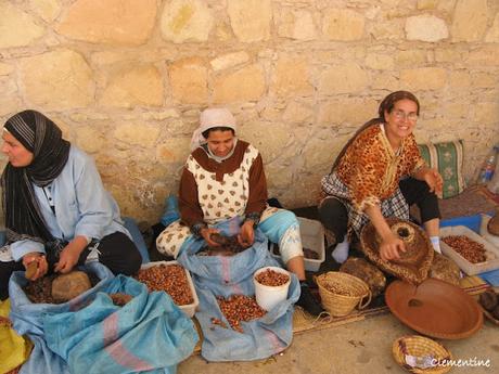 Voyage au Maroc - Fabrication d'huile d'argan et visite Essaouira Voyage au Maroc - Fabrication d'huile d'argan et visite Essaouira
