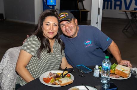 L’entraîneur de Mavs Gaming LT Fairley, un vétéran de la Marine, se connecte avec des guerriers blessés par amour pour les jeux vidéo