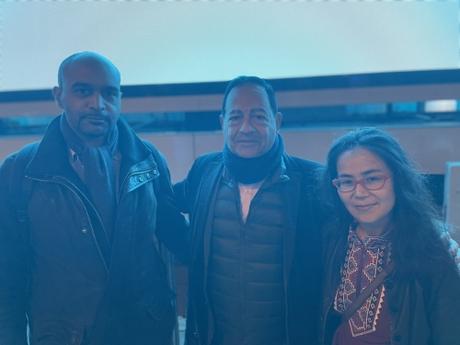 Paris s’éclaire ce soir en cette journée de mobilisation internationale. IMG_4366.JPG