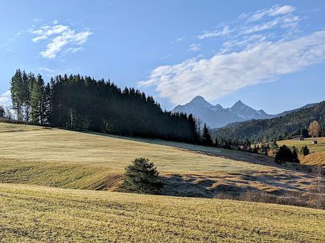 Die  Buckelwiesen bei Mittenwald — 30 Bilder /photos — Les prairies bosselées près de Mittenwald — Nov. 2021