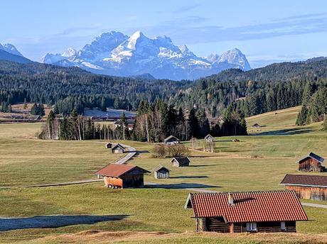 Die  Buckelwiesen bei Mittenwald — 30 Bilder /photos — Les prairies bosselées près de Mittenwald — Nov. 2021