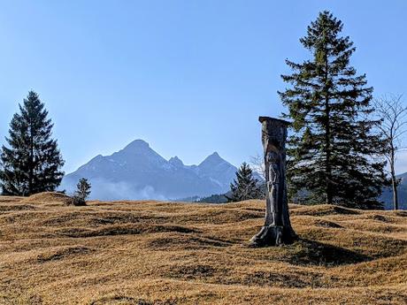 Die  Buckelwiesen bei Mittenwald — 30 Bilder /photos — Les prairies bosselées près de Mittenwald — Nov. 2021