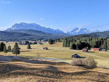Die  Buckelwiesen bei Mittenwald — 30 Bilder /photos — Les prairies bosselées près de Mittenwald — Nov. 2021