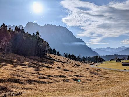 Die  Buckelwiesen bei Mittenwald — 30 Bilder /photos — Les prairies bosselées près de Mittenwald — Nov. 2021