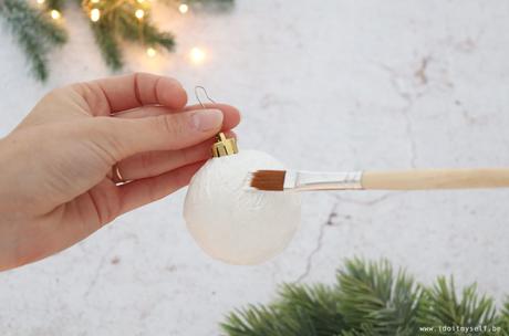 DIY boules de Noël récup – papier maché