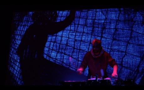 CHEZ NOS AMI.ES / NOVEMBRE ET DECEMBRE 2021 CHEZ NOS AMI.ES / NOVEMBRE ET DECEMBRE 2021