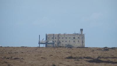 Le fort flou derrière la dune