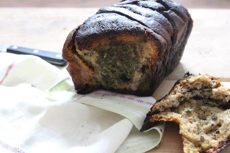 Cuillère et saladier : Pain à effeuiller au pesto (vegan)