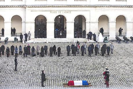 Daniel Cordier : « C’est la guerre, que diable, le temps de tous les risques ! À quoi bon les précautions ? Il faut foncer. » Daniel Cordier : « C’est la guerre, que diable, le temps de tous les risques ! À quoi bon les précautions ? Il faut foncer. »