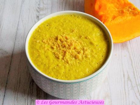 Soupe à la courge crue aux noisettes (Vegan)