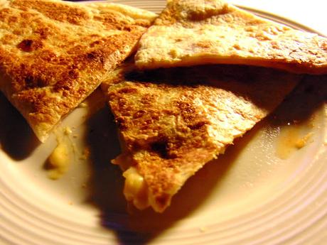 Quesadillas au fromage végétal et kimchi