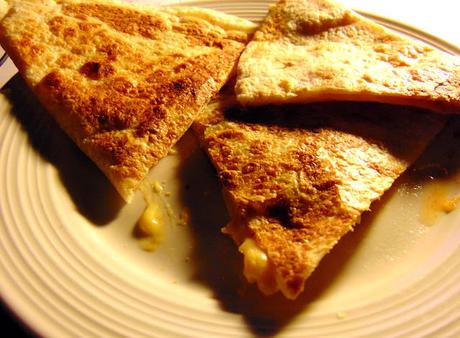 Quesadillas au fromage végétal et kimchi