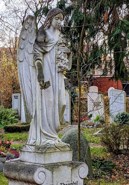 München — Die Engel des Ostfriedhofs — 30 Fotos — Les anges du cimetière de l'est de Munich