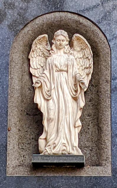 München — Die Engel des Ostfriedhofs — 30 Fotos — Les anges du cimetière de l'est de Munich