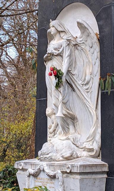 München — Die Engel des Ostfriedhofs — 30 Fotos — Les anges du cimetière de l'est de Munich