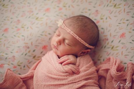 Photographe professionnelle bébé naissance Rueil Malmaison