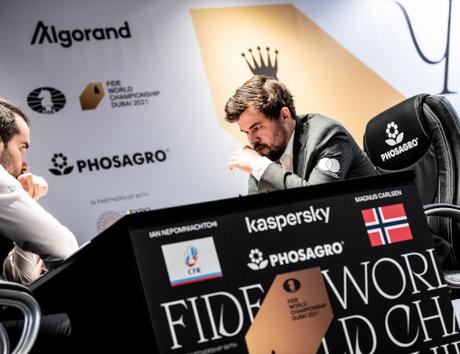 Partie n°6 du championnat du monde d'échecs 2021 : Magnus Carlsen vs Ian Nepomniachtchi