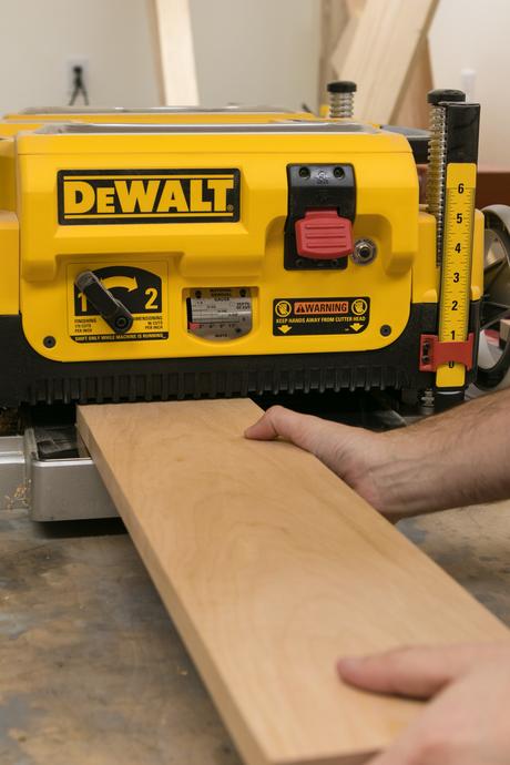 Planche à découper DIY – Comment fabriquer une très grande planche à découper pour la dinde ?