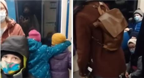 Péter Dans les Ascenseurs Sourire en Coin Péter Dans les Ascenseurs Sourire en Coin