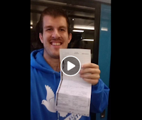 Péter Dans les Ascenseurs Sourire en Coin Péter Dans les Ascenseurs Sourire en Coin