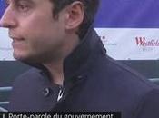 Gabriel Attal reçoit dose centre commercial Vélizy décembre 2021