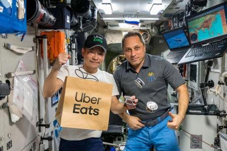 Uber Eats a livré un repas dans l’espace à bord de la Station spatiale internationale