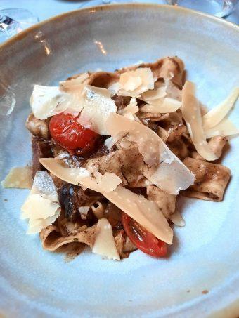 Pappardelle au ragoût de lièvre. Pappardelle au ragoût de lièvre.