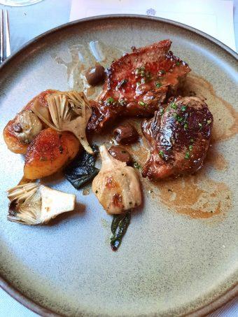 Agneau de Toscane, artichauts, pdt, olives. Agneau de Toscane, artichauts, pdt, olives.