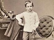 préparation d'un futur empereur L'archiduc Rodolphe, enfant uniforme