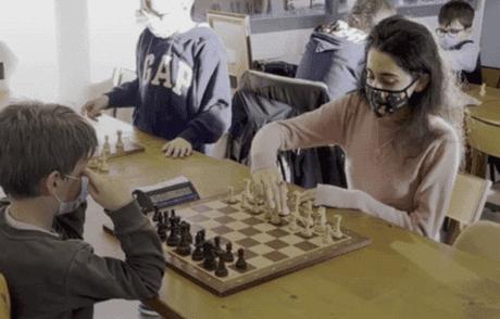 Leen, 14 ans et réfugiée syrienne, est championne de France d’échecs