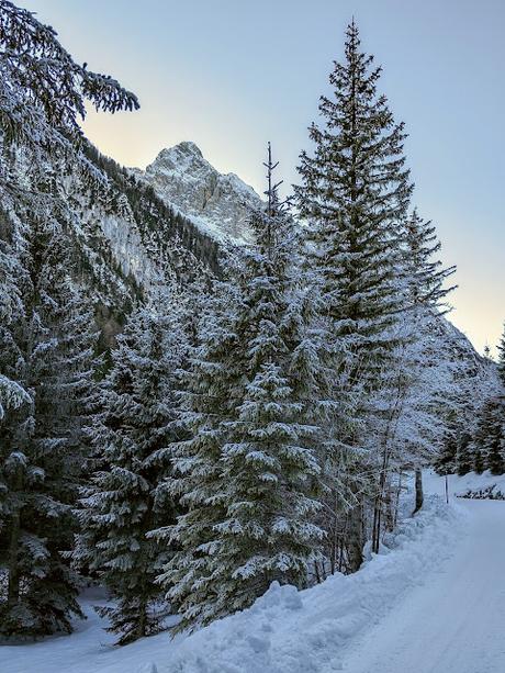 25 Fotos  Mittenwald — Lautersee — Ferchensee — Laintal — 4. Advent 2021