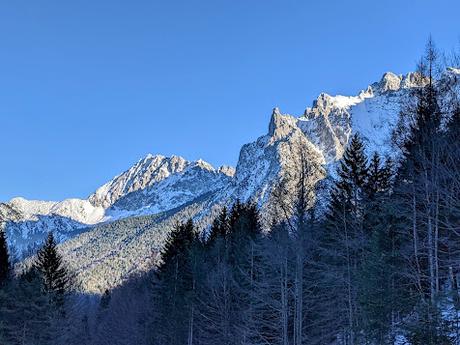 25 Fotos  Mittenwald — Lautersee — Ferchensee — Laintal — 4. Advent 2021