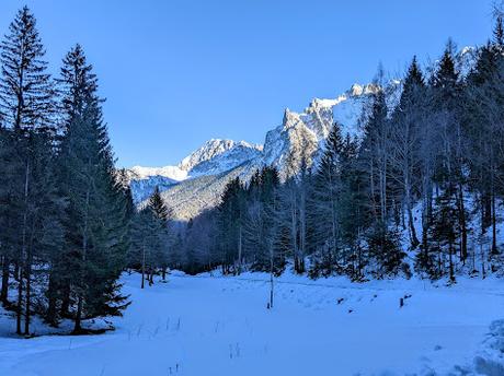 25 Fotos  Mittenwald — Lautersee — Ferchensee — Laintal — 4. Advent 2021