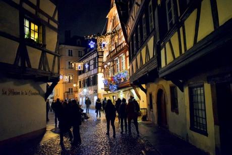 Rue du Bain-aux-Plantes, Strasbourg à Noël © French Moments