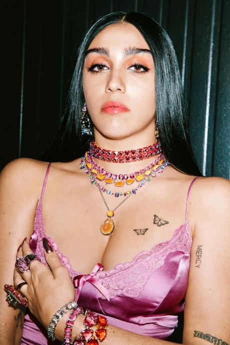 Swarovski Reveals Behind The Scenes of Collection II Swarovski Reveals Behind The Scenes of Collection II