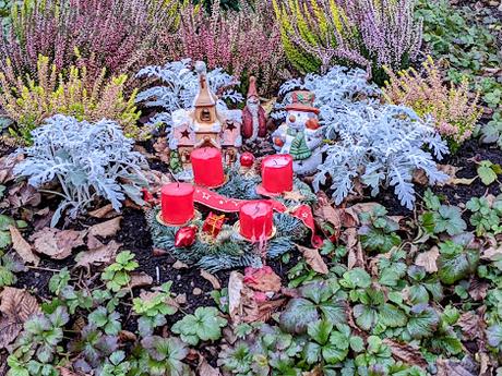 Weihnachten auf dem Friedhof — 20 Bilder / Noël au cimetière — 20 photos