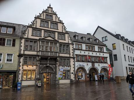 Un jour pluvieux à Paderborn en 50 photos / 50 Bilder — Regnerischer Tag in Paderborn