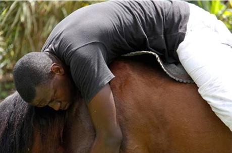 Le goût du risque dans l’œuvre de Carlos Martiel, artiste actuel cubain – (seconde partie)
