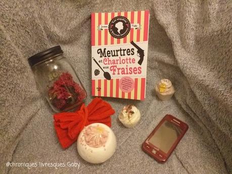 Les Enquêtes d'Hannah Swensen, tome 2 : Meurtres et charlotte aux fraises (Joanne Fluke)