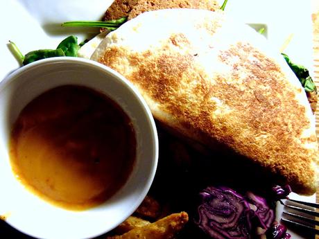 Quesadillas au seitan shawarma et houmos Quesadillas au seitan shawarma et houmos