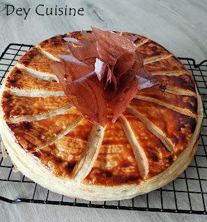 Galette 2022 : frangipane, pommes caramélisées et feuilletage inversé Galette 2022 : frangipane, pommes caramélisées et feuilletage inversé