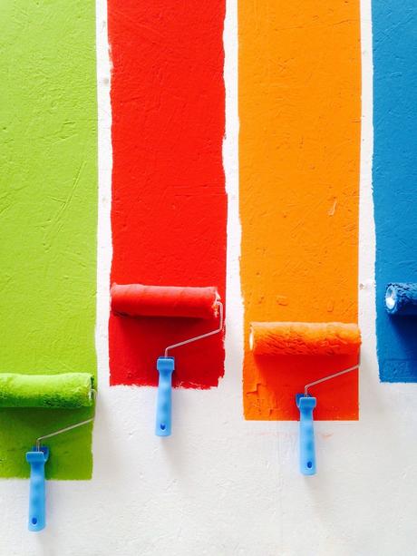 rouleau peinture couleurs vives bricolage maison