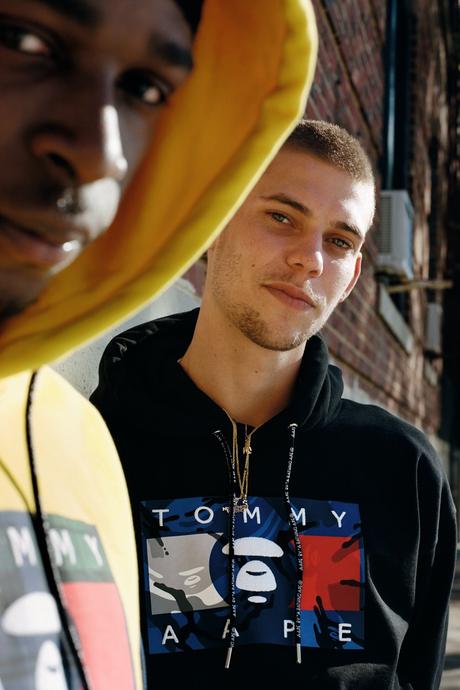 Tommy et AAPE dropent leur seconde capsule Tommy et AAPE dropent leur seconde capsule