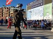 Comment skieurs portent leurs skis