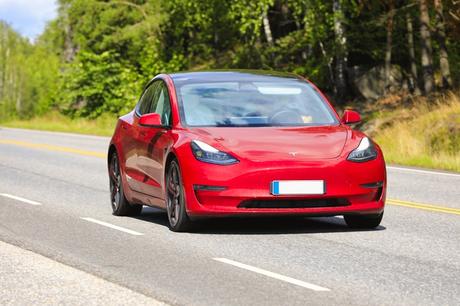 Comment acheter une voiture électrique moins cher en 2022 ?