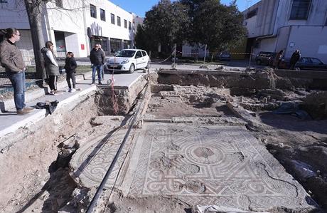 Une mosaïque de paon découverte en Croatie dans l'ancienne cité de Salone