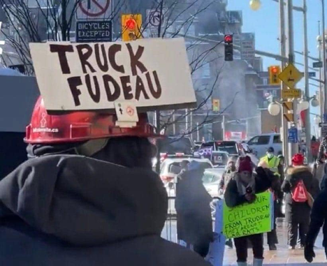 Il faut suivre les camionneurs canadiens Il faut suivre les camionneurs canadiens